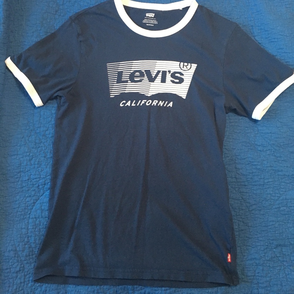 levi’s top